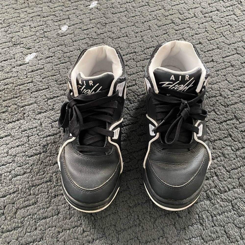 Nike air flight kids basketball shoes - size 3.5